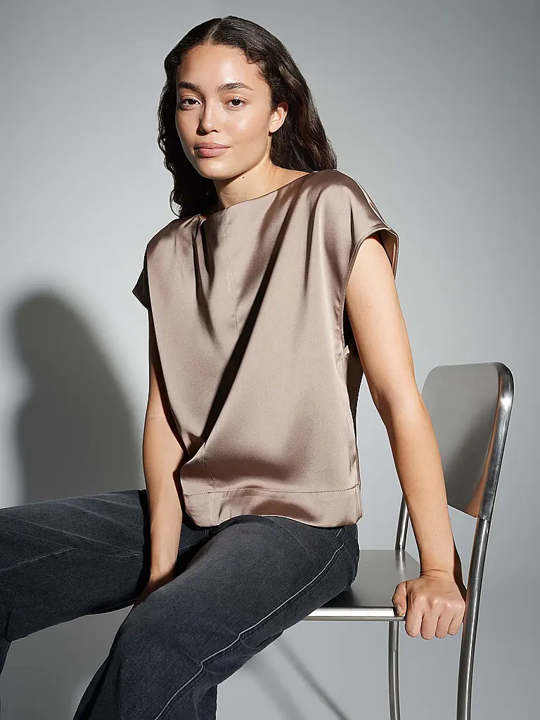 OPUS | Top FESTIVA | Camel