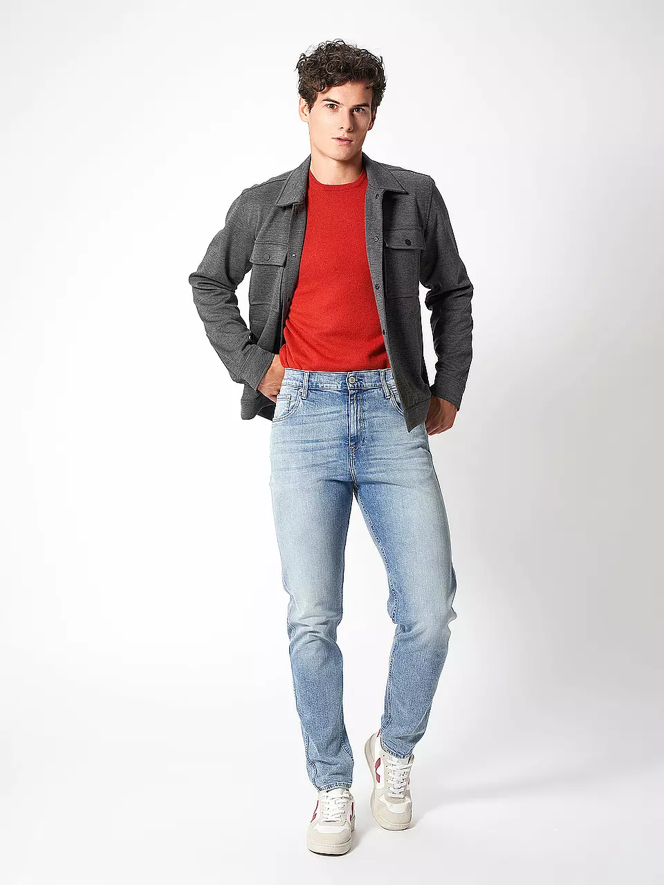 1 Jeans, 5 Looks - Tapered