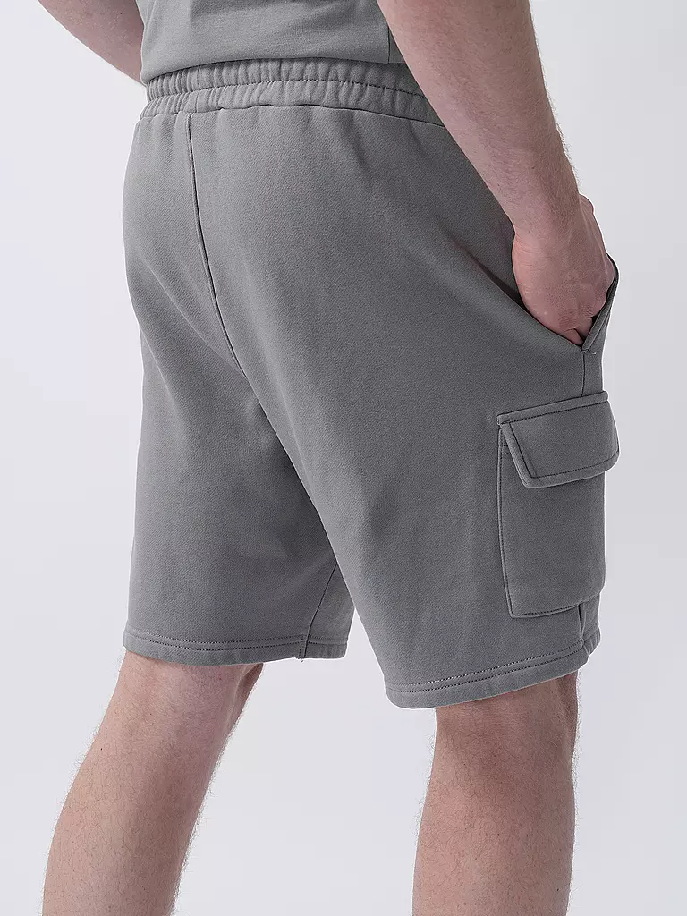 PEGADOR | Sweatshorts | grau