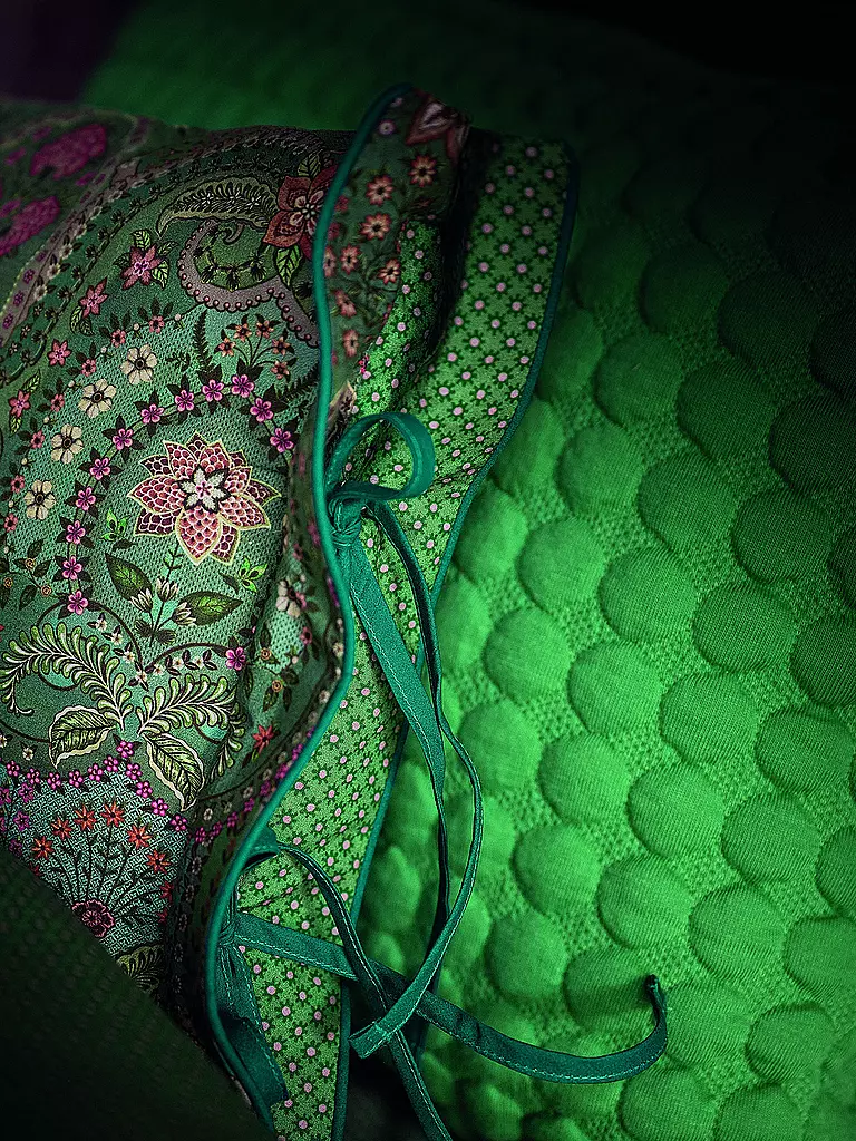 PIP STUDIO | Kissen gefüllt LITTLE JABALI 35x60cm Green | dunkelgrün