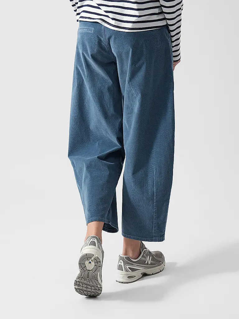 PNTS | Businesshose 05_THE O SHAPE | 