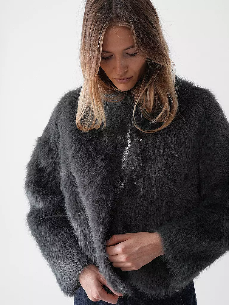 PRIDE TO BE | Jacke in Felloptik DANJA | grau