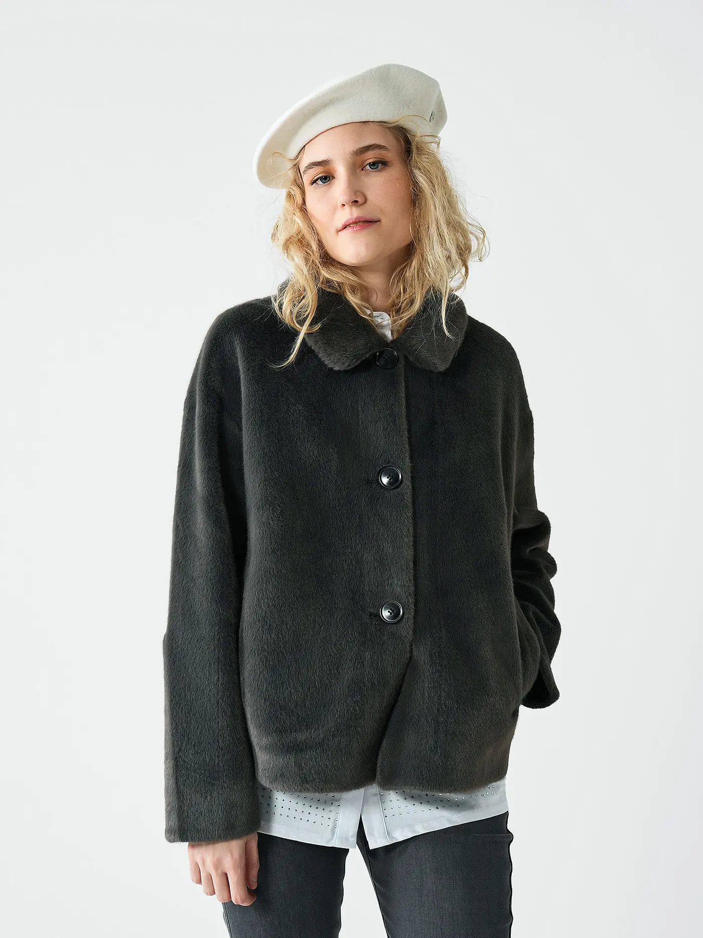 PRIDE TO BE | Jacke in Felloptik DARIA | grau