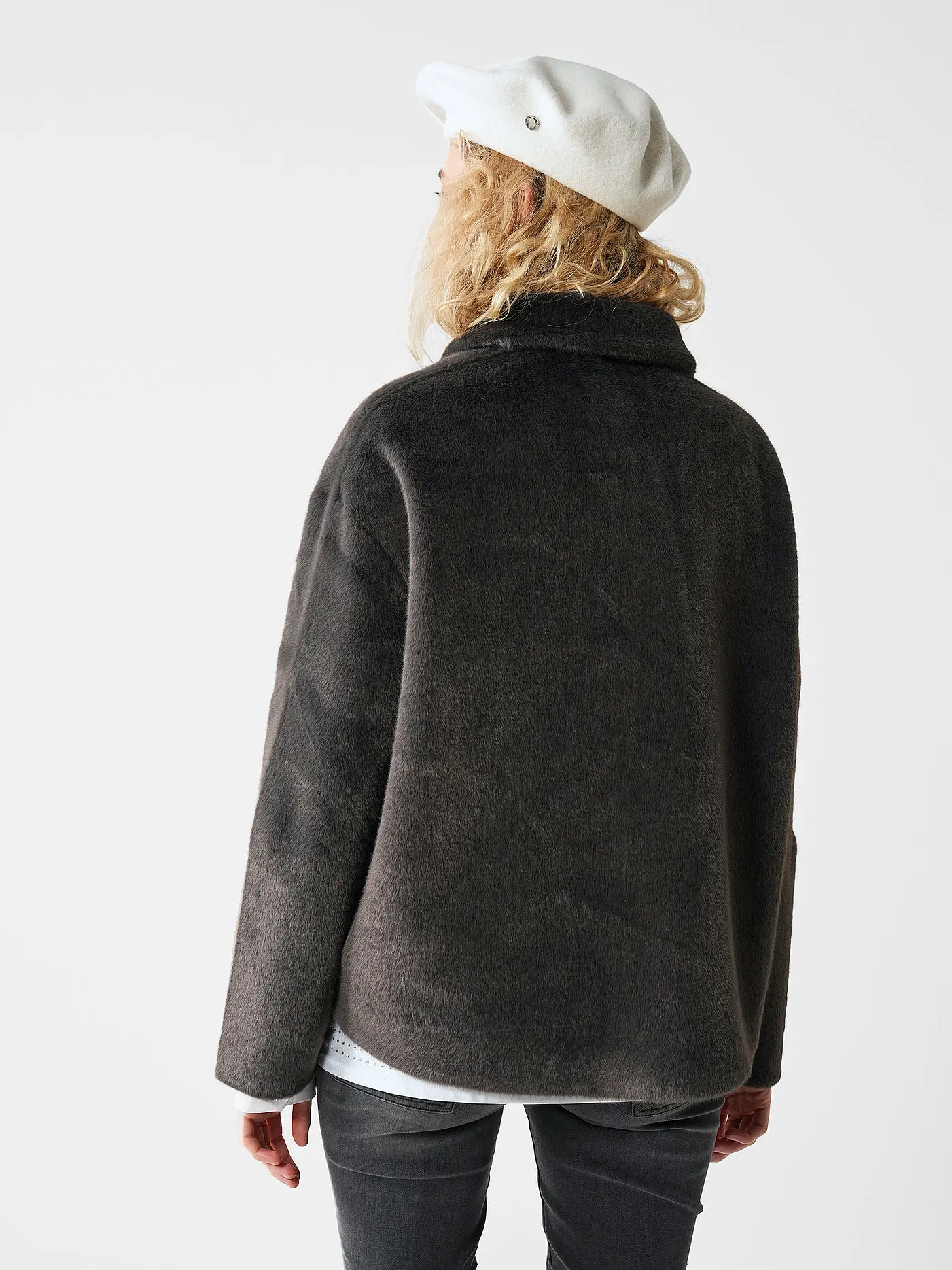 PRIDE TO BE | Jacke in Felloptik DARIA | grau