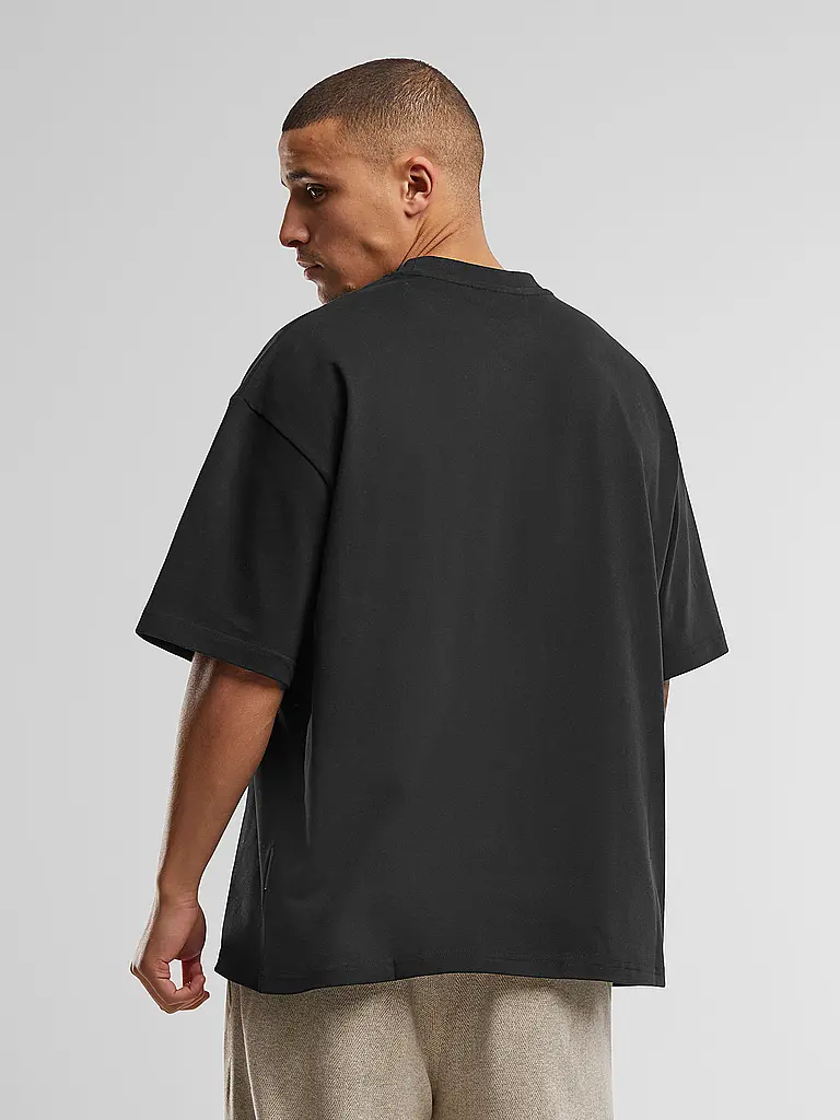 PROHIBITED | T-Shirt Oversized Fit | schwarz