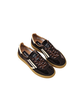 PURAAI | Sneaker.6.01