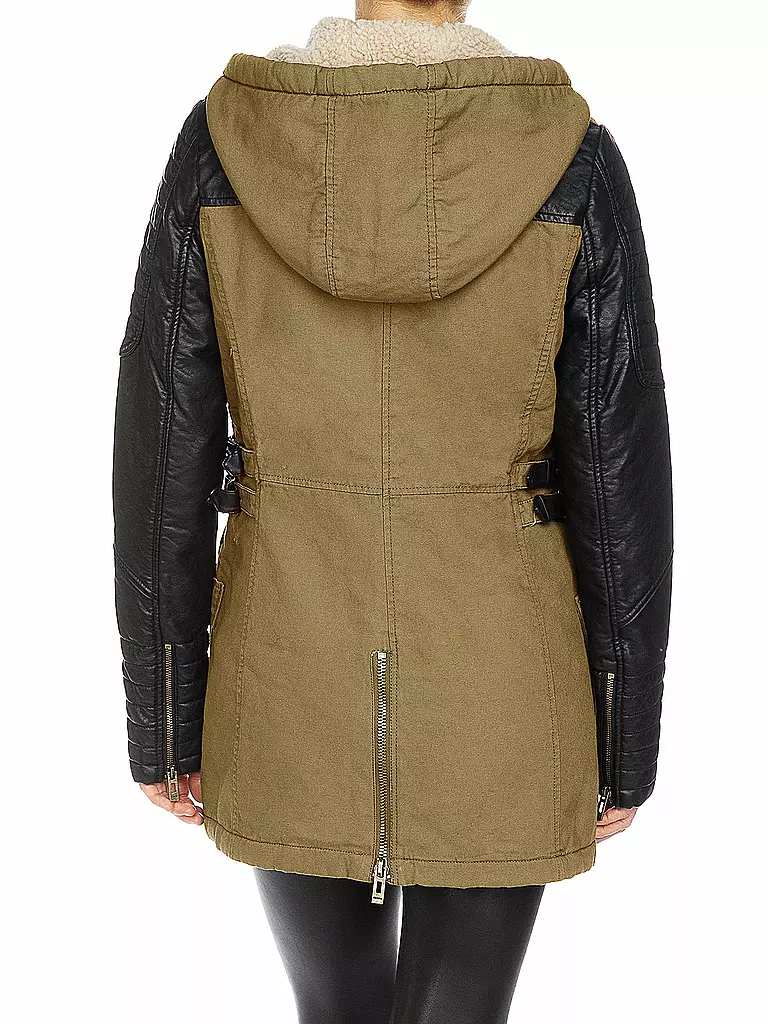REVIEW | Jacke | 
