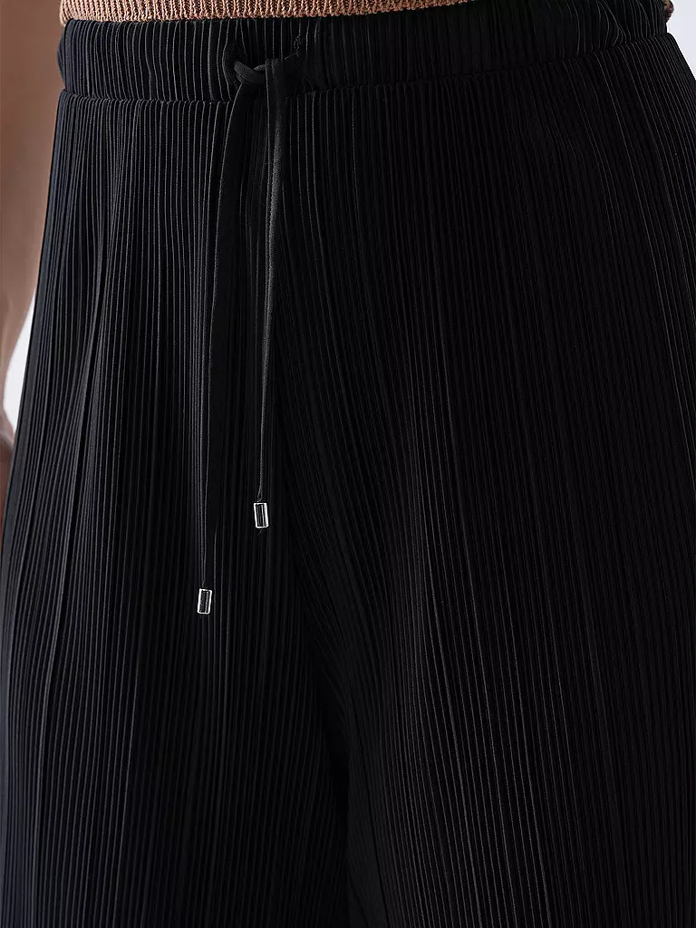 S.OLIVER | Marlenehose  | schwarz