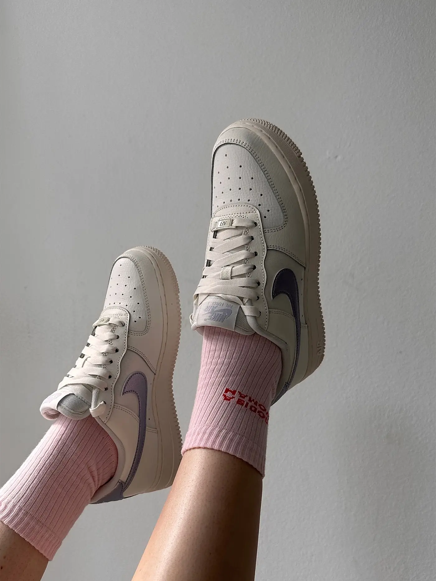 SAINT SASS | Socken GOD IS A WOMAN rosa | rosa