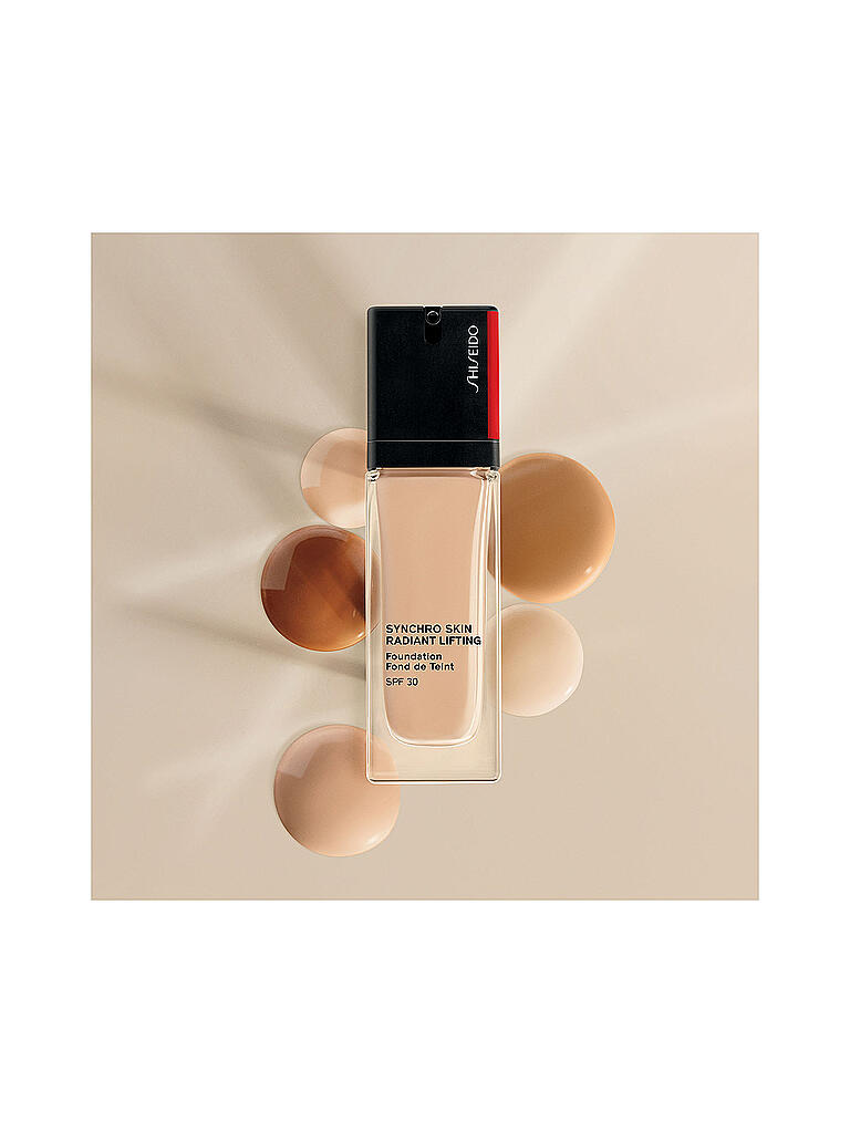 SHISEIDO Synchro Skin Radiant Lifting Foundation ( 220 Linen ) beige