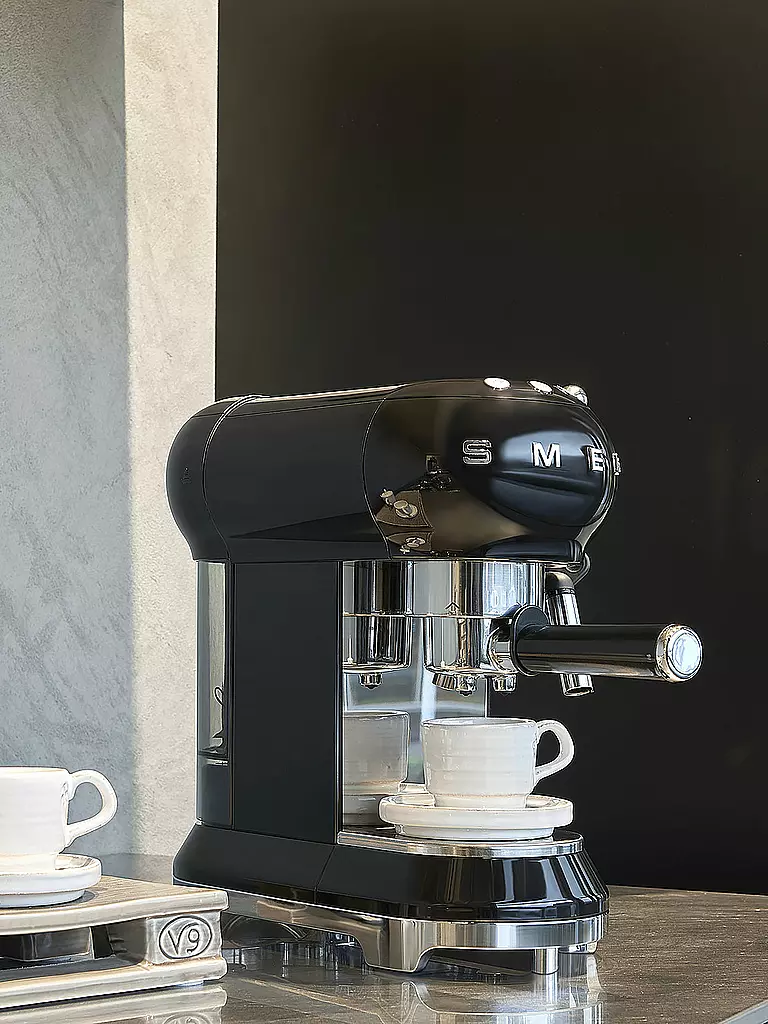 SMEG | Espresso-Kaffeemaschine 50s Retro Style Schwarz ECF01BLEU | schwarz