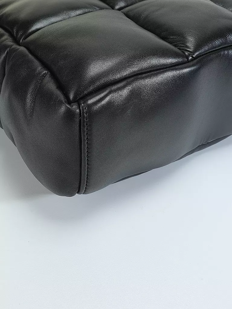 STAND | Ledertasche - Shopper Assante Puffy Bag | schwarz