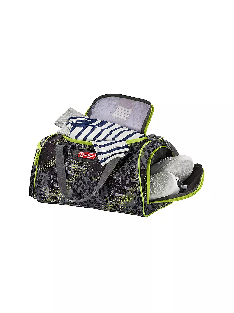 STEP BY STEP | Sporttasche "Green Tractor" | schwarz