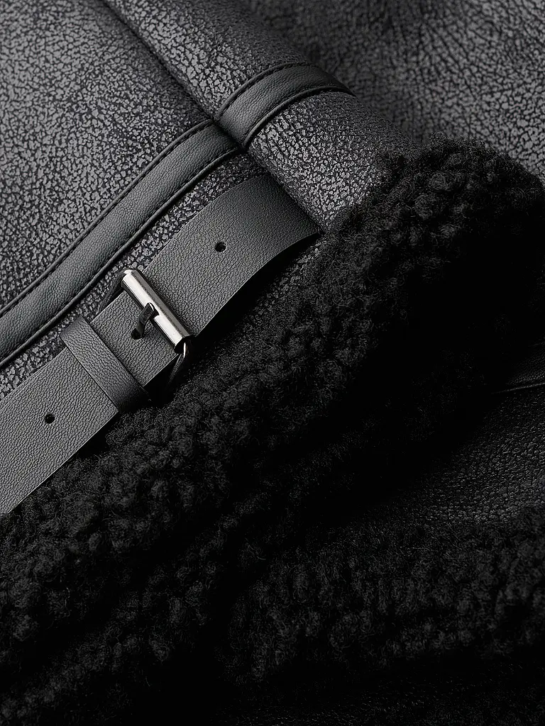 SUPERDRY | Blouson in Lederoptik  | schwarz