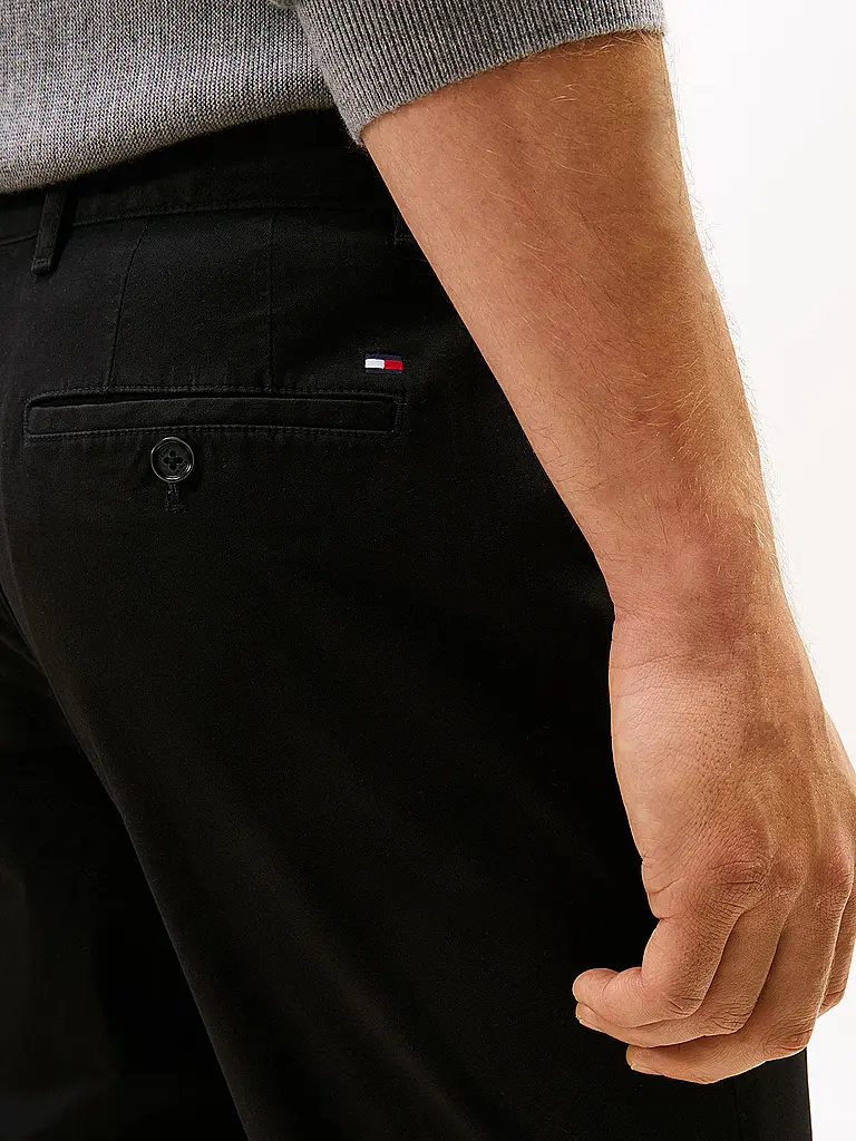 TOMMY HILFIGER | Chino CORE DENTON | schwarz