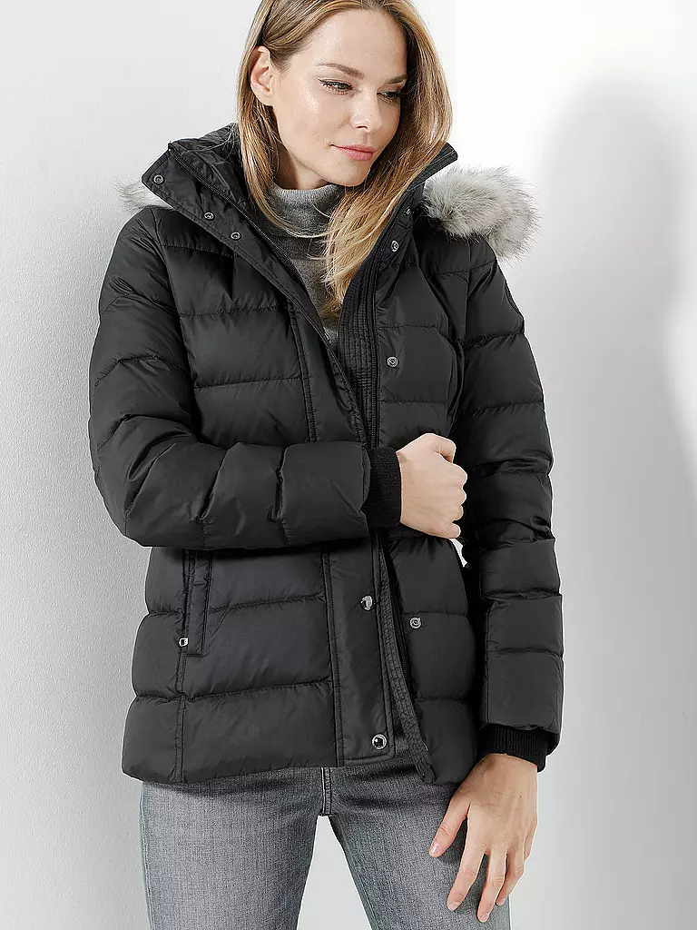 TOMMY HILFIGER | Daunenjacke Essential Tyra | schwarz