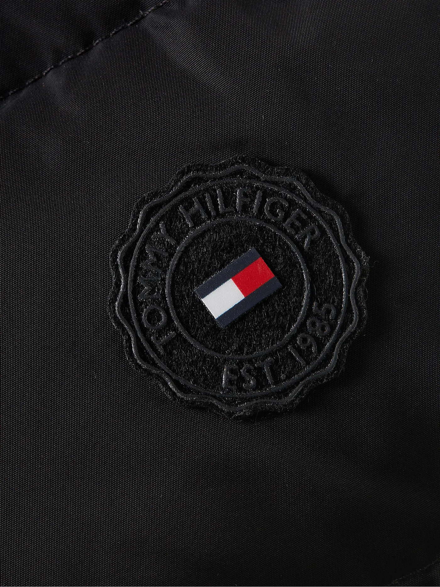 TOMMY HILFIGER | Daunensteppmantel | schwarz