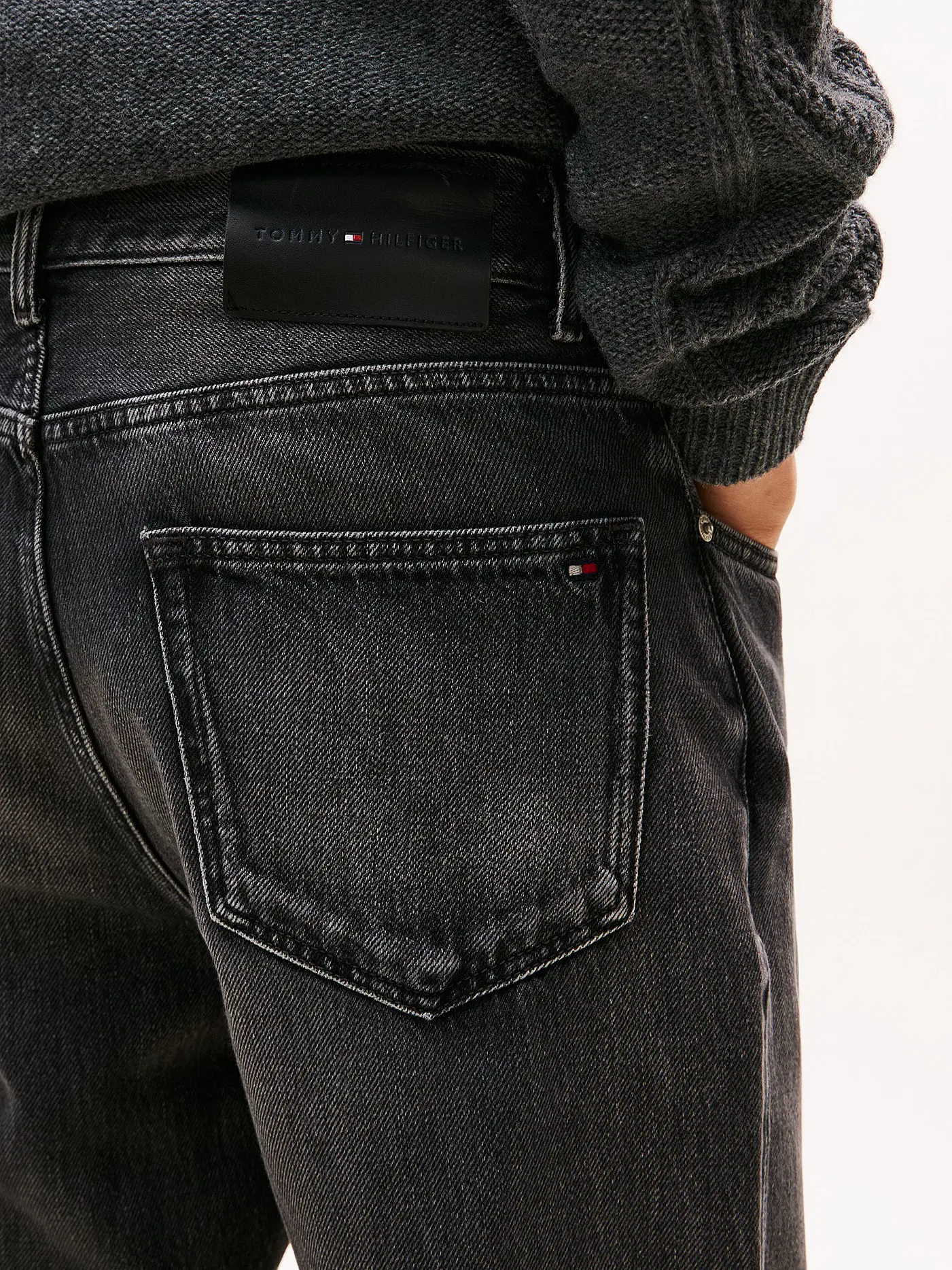 TOMMY HILFIGER | Jeans Tapered Fit  | grau