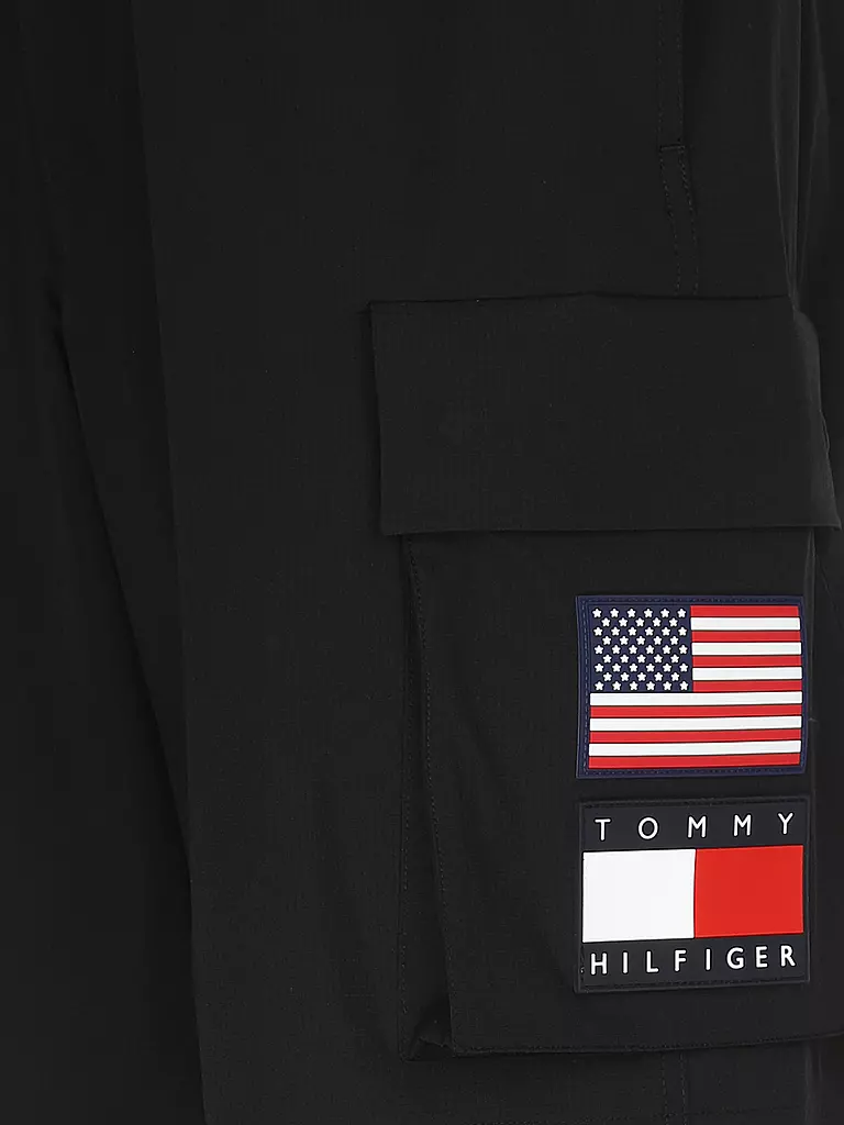 TOMMY HILFIGER | Shorts TH x SailGP | schwarz