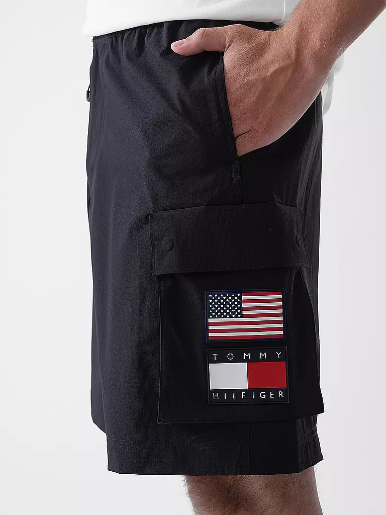 TOMMY HILFIGER | Shorts TH x SailGP | schwarz