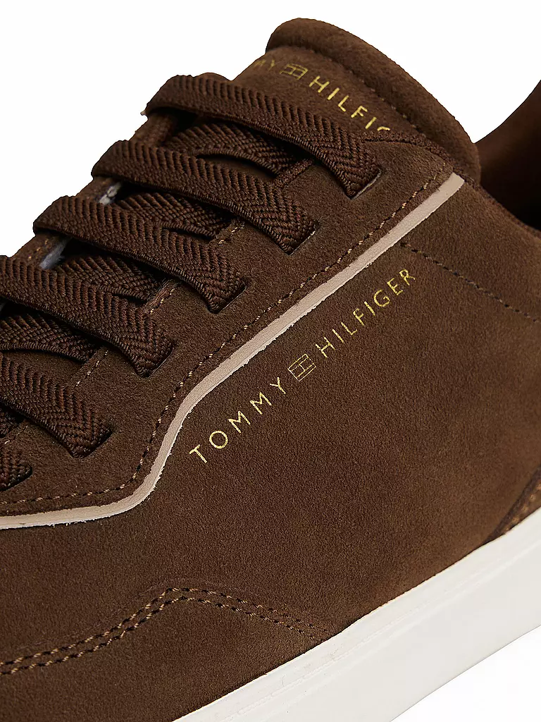 TOMMY HILFIGER | Sneaker  | braun