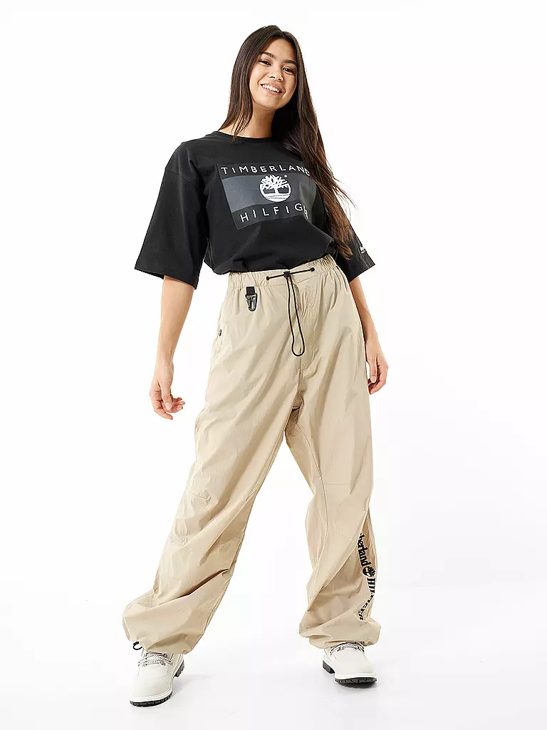 TOMMY HILFIGER | T-Shirt x TIMBERLAND | schwarz