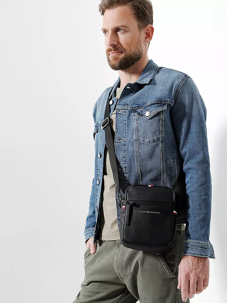TOMMY HILFIGER | Tasche - Reporter Bag Essential | schwarz