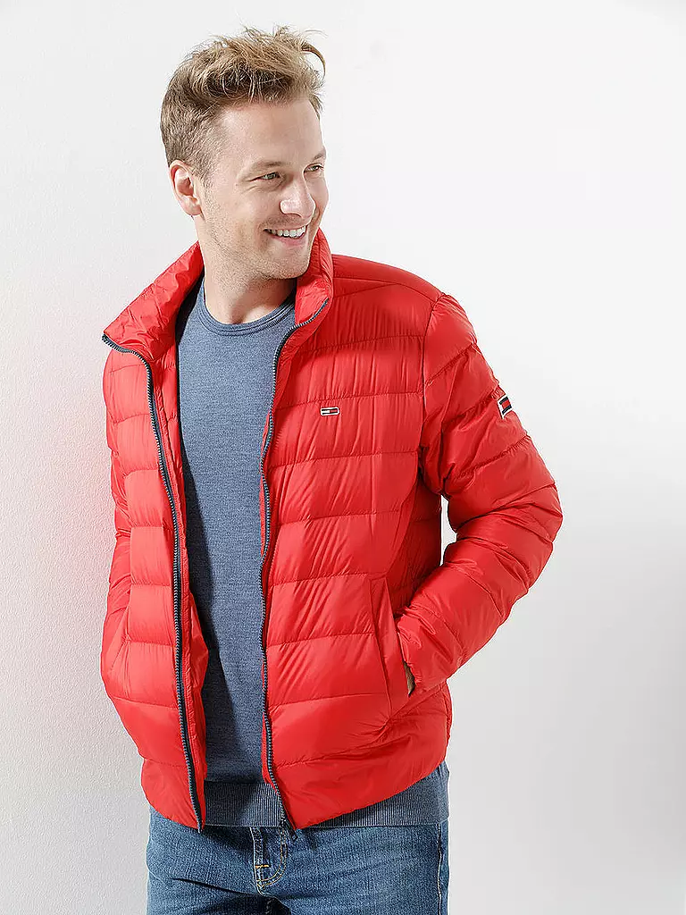 TOMMY JEANS | Daunensteppjacke " Essential " | rot