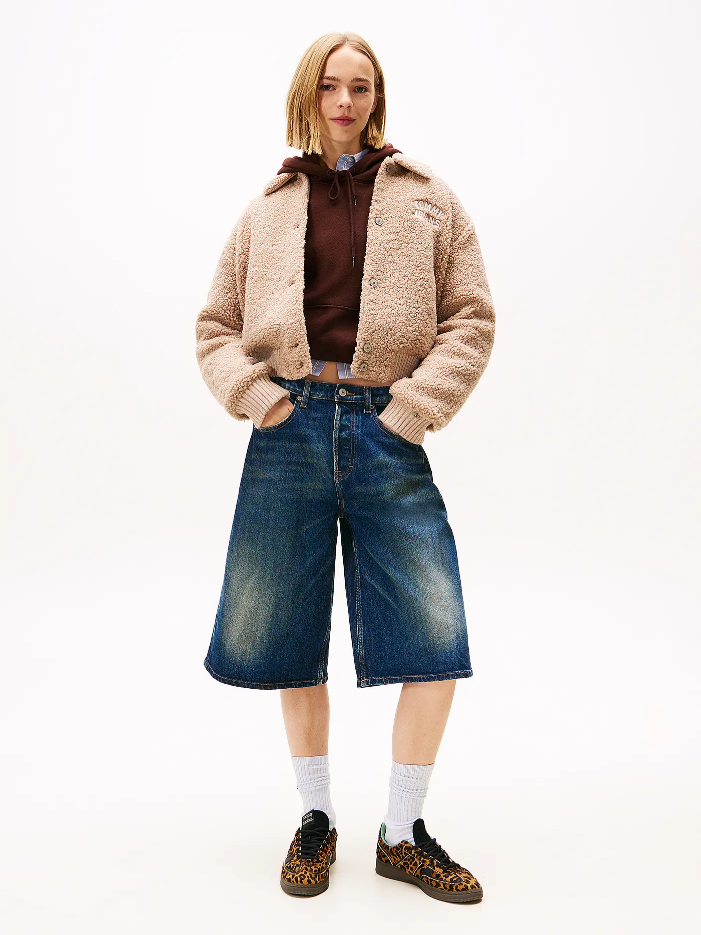 TOMMY JEANS | Jacke in Felloptik | beige