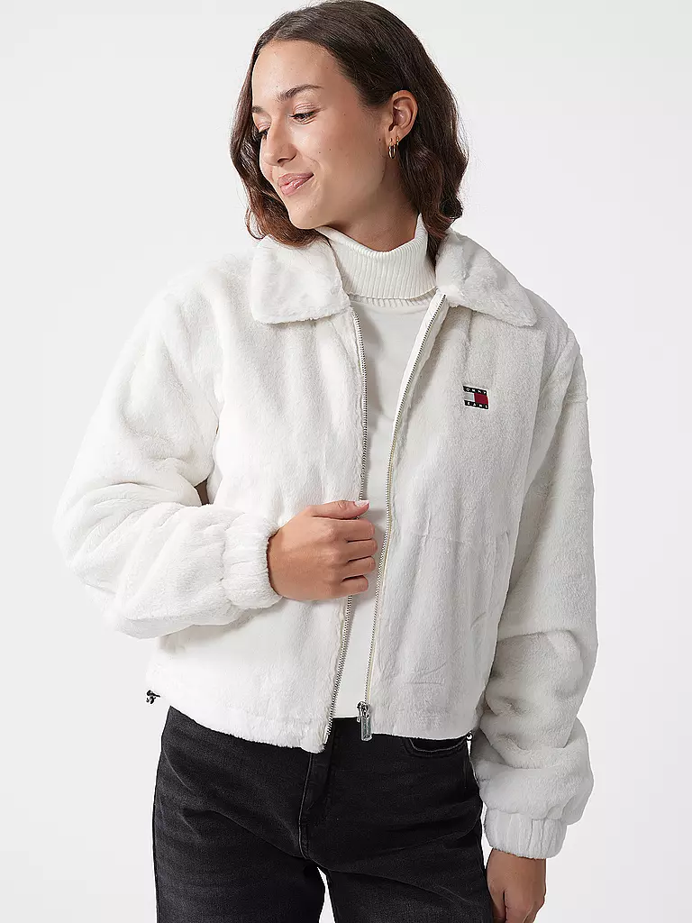 TOMMY JEANS | Jacke in Felloptik | weiss