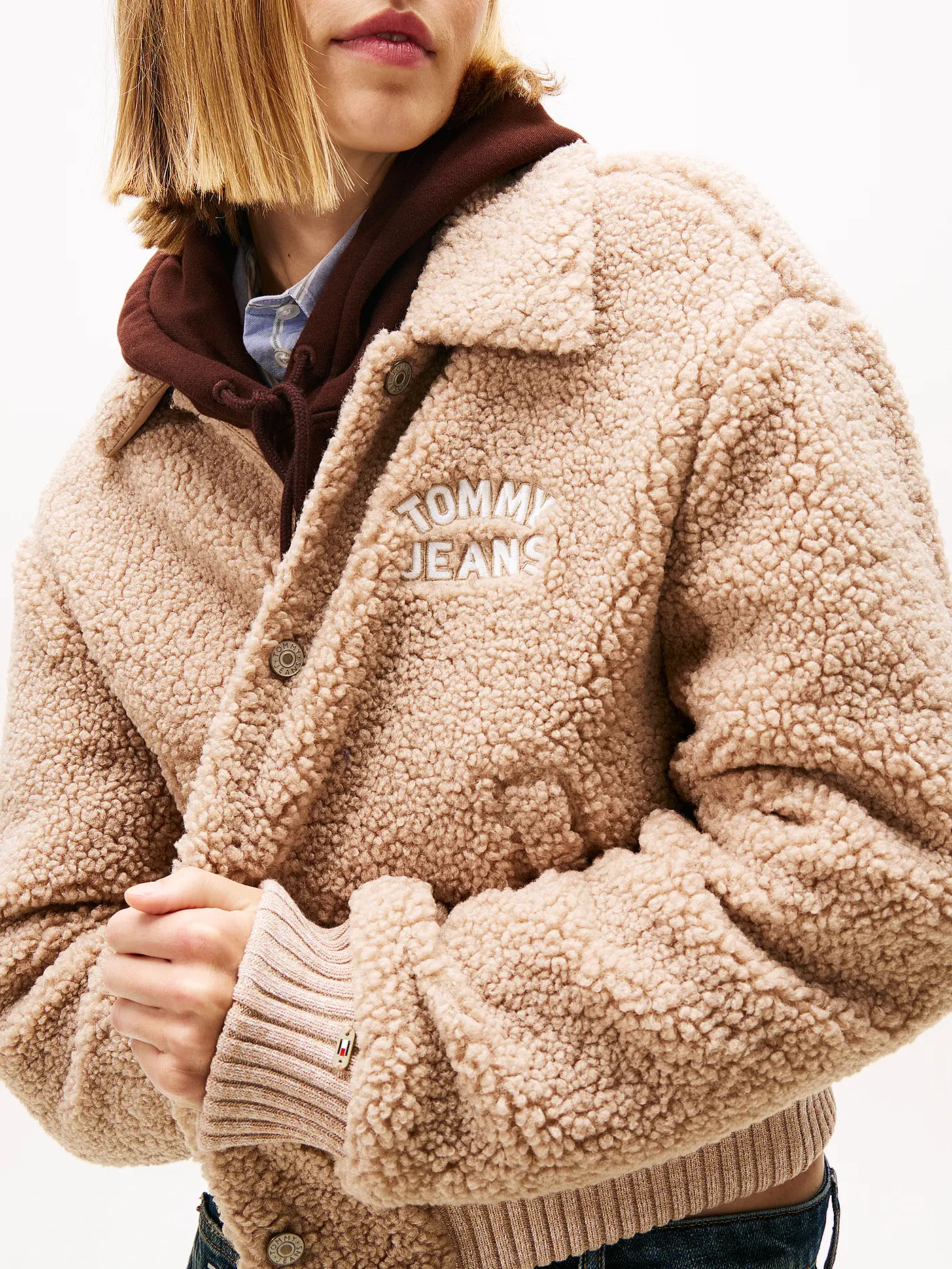 TOMMY JEANS | Jacke in Felloptik | beige