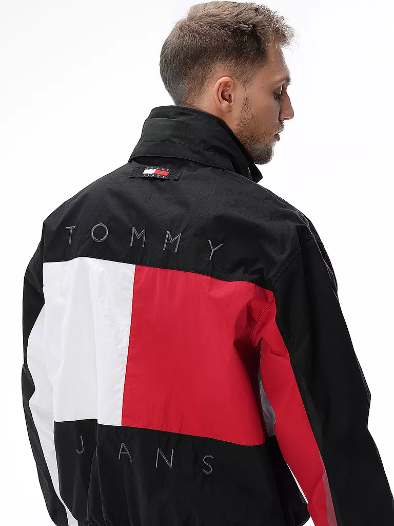 TOMMY JEANS | Jacke | schwarz