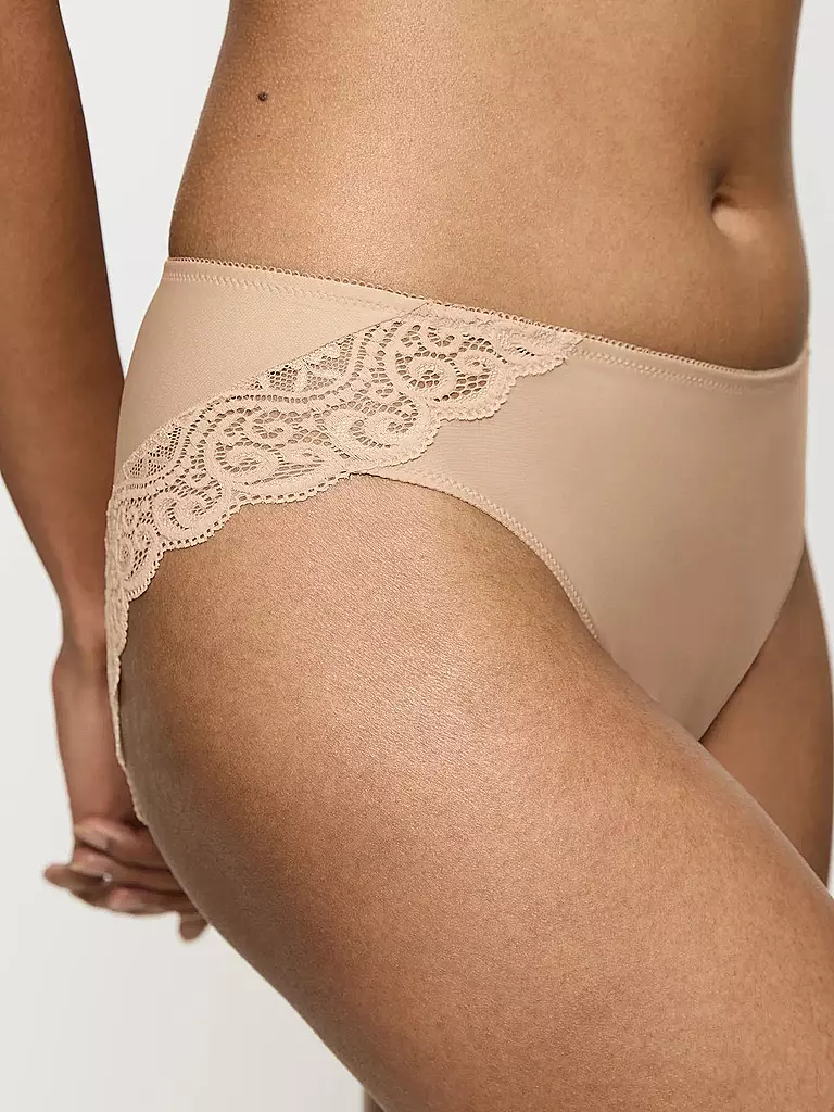 TRIUMPH | Slip AMOURETTE puder | schwarz