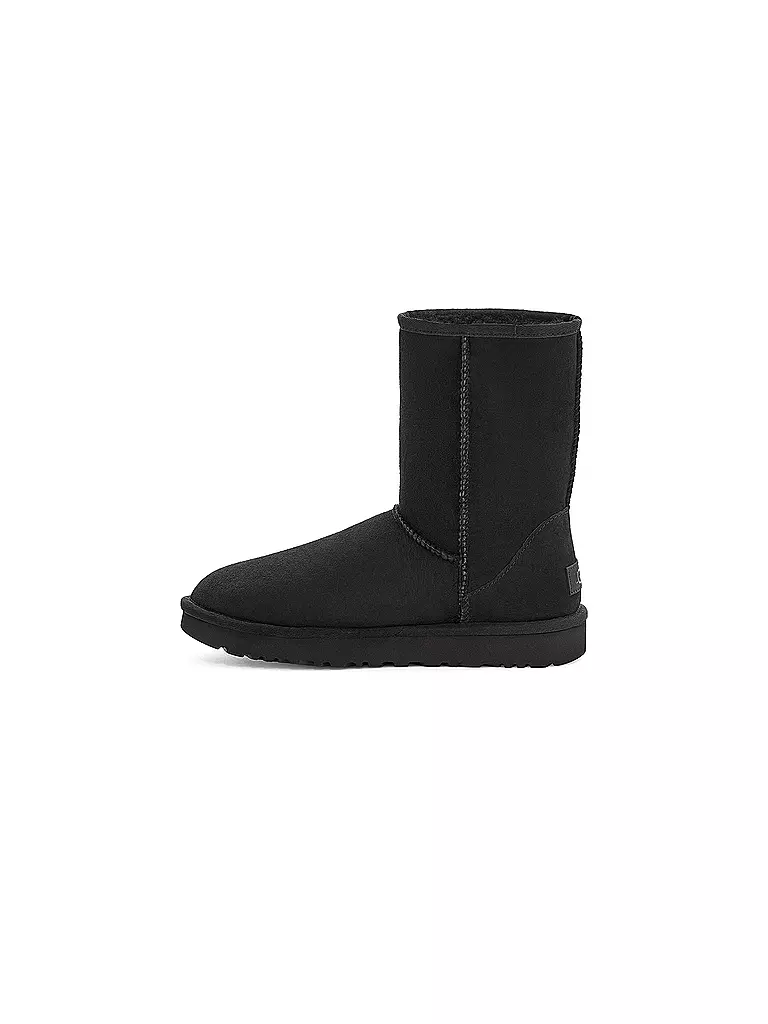 UGG | Boots CLASSIC SHORT II | schwarz