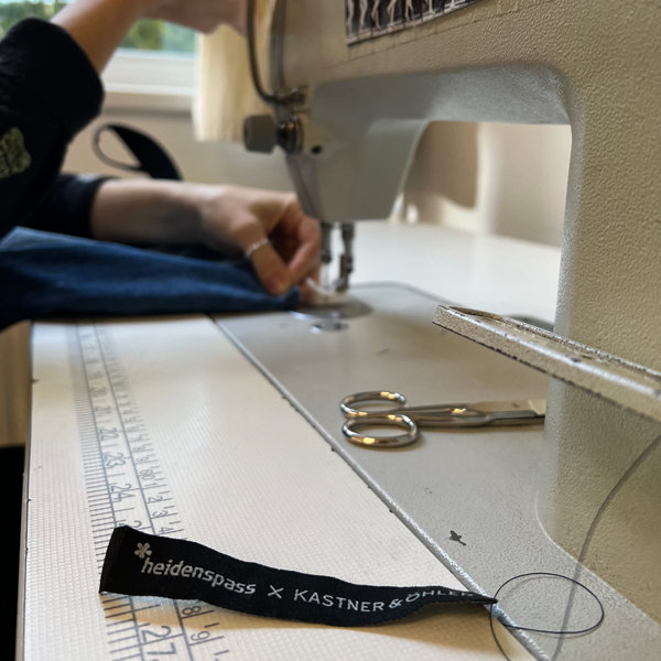 Jeans-Es-war-ein-Heidenspaß-600×600 Jeans-Es-war-ein-Heidenspaß-600×600