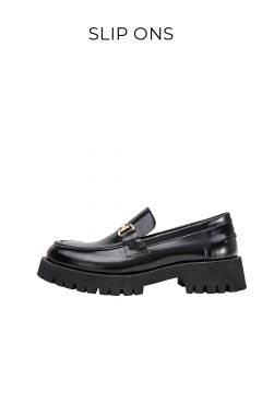 Damen-Zum_Hosenanzug_slip-ons-480×720-1