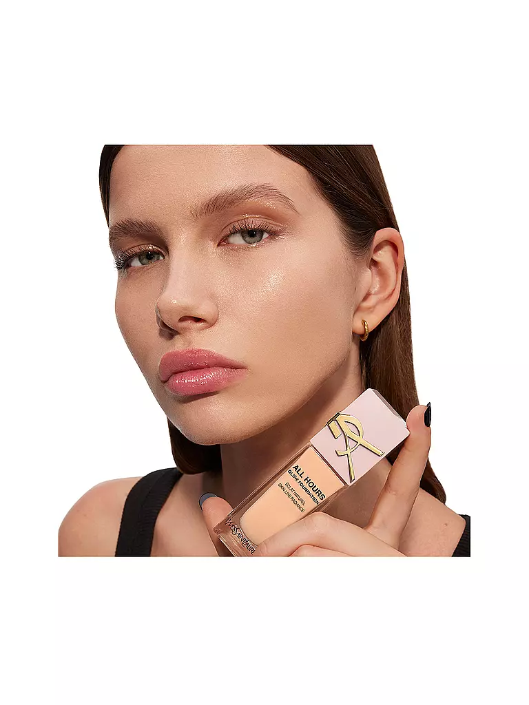 YVES SAINT LAURENT | All Hours Glow Foundation LC5 | camel