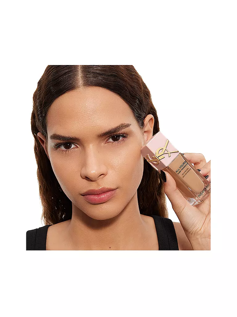 YVES SAINT LAURENT | All Hours Glow Foundation MN7 | hellbraun