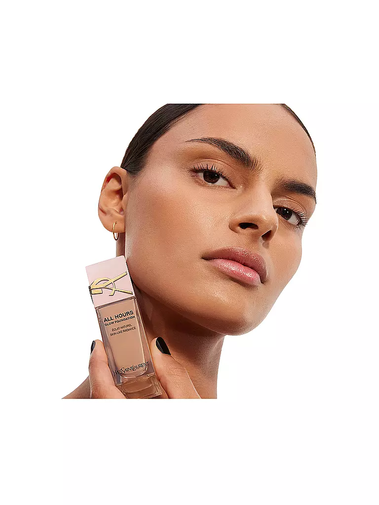YVES SAINT LAURENT | All Hours Glow Foundation MN9 | hellbraun
